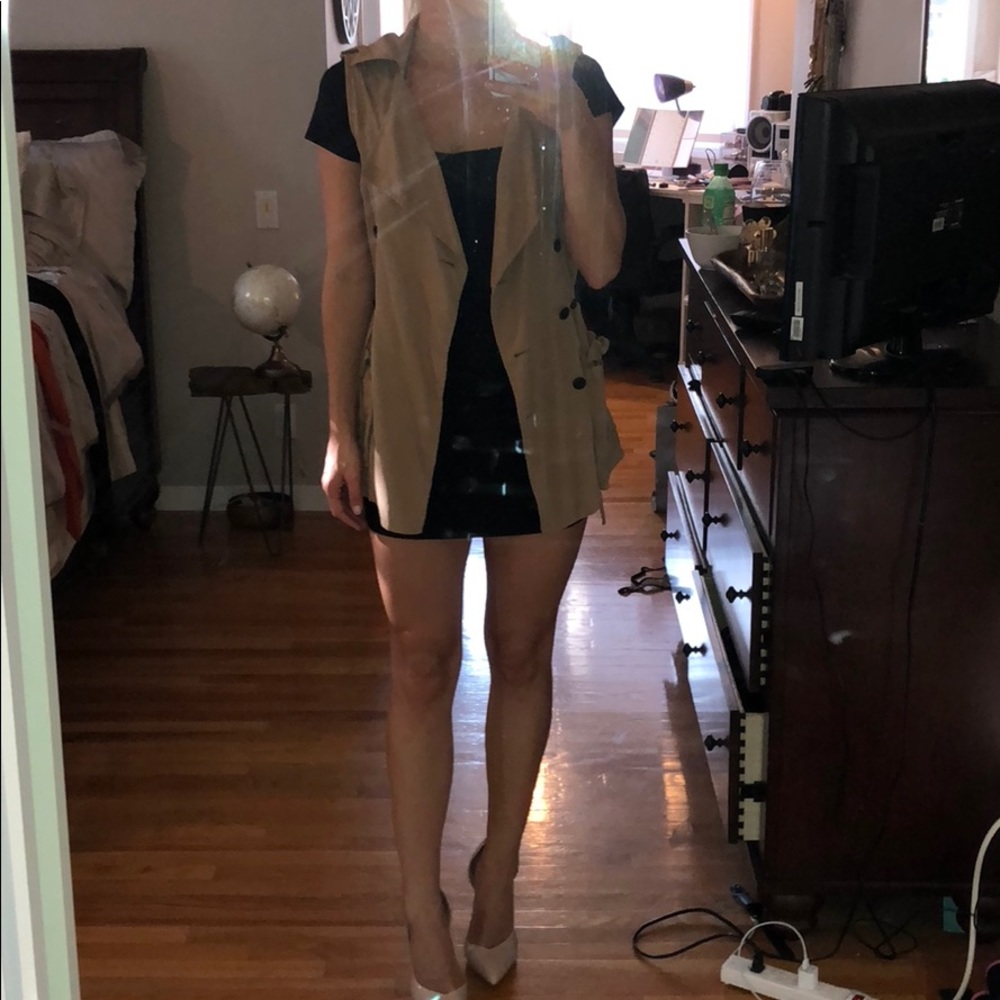 Banana Republic Vest size Small